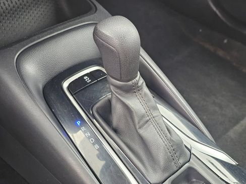 Used 2022 Toyota Corolla LE FWD image 34