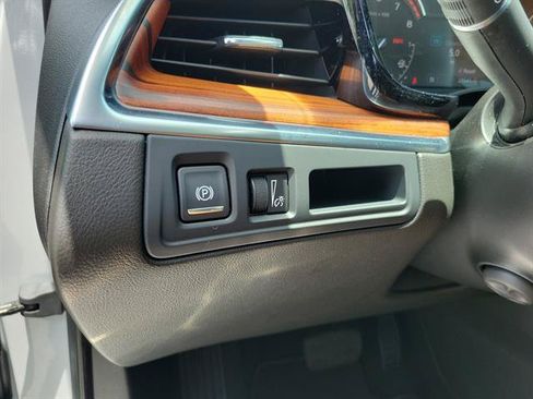 Certified 2023 Cadillac XT5 Premium Luxury FWD image 40