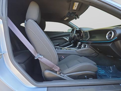 Used 2017 Chevrolet Camaro LT RWD image 33