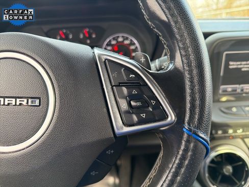 Used 2018 Chevrolet Camaro LT w/ Technology Package image 26