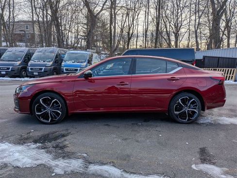 Used 2023 Nissan Altima 2.5 SR image 7