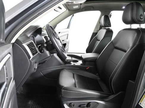 Certified 2023 Volkswagen Atlas SE w/ Panoramic Sunroof Package image 23