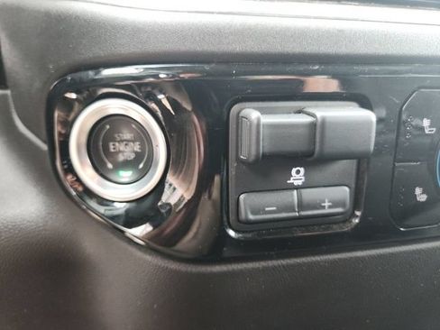 Used 2025 Chevrolet Silverado 1500 LT RWD image 27