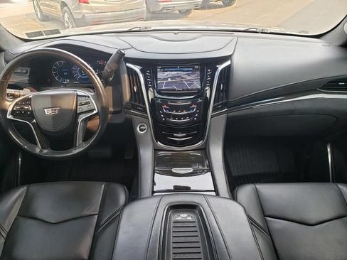 Used 2018 Cadillac Escalade Platinum AWD/4WD image 17
