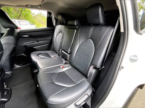 Used 2023 Toyota Highlander XLE image 20