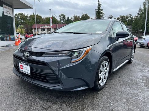 Certified 2025 Toyota Corolla LE FWD image 8