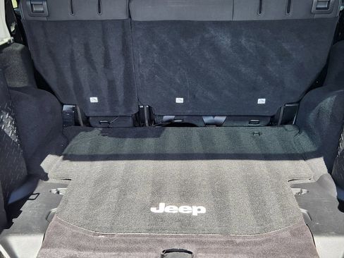 Used 2016 Jeep Wrangler Unlimited Sahara w/ Trailer Tow Group AWD/4WD image 10