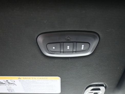 Used 2025 RAM 1500 Laramie image 33