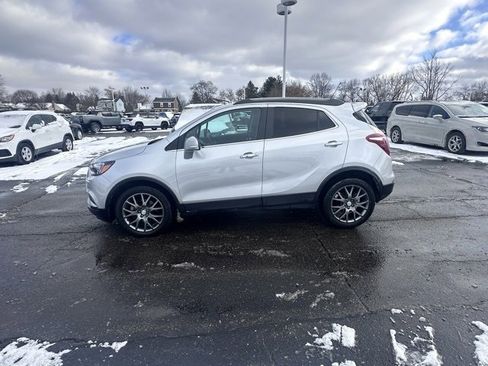 Used 2019 Buick Encore Sport Touring image 2