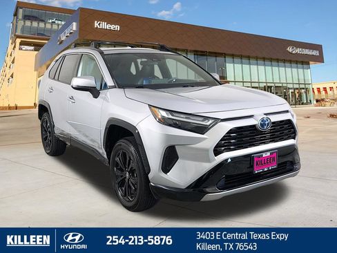 Used 2022 Toyota RAV4 SE AWD/4WD image 1