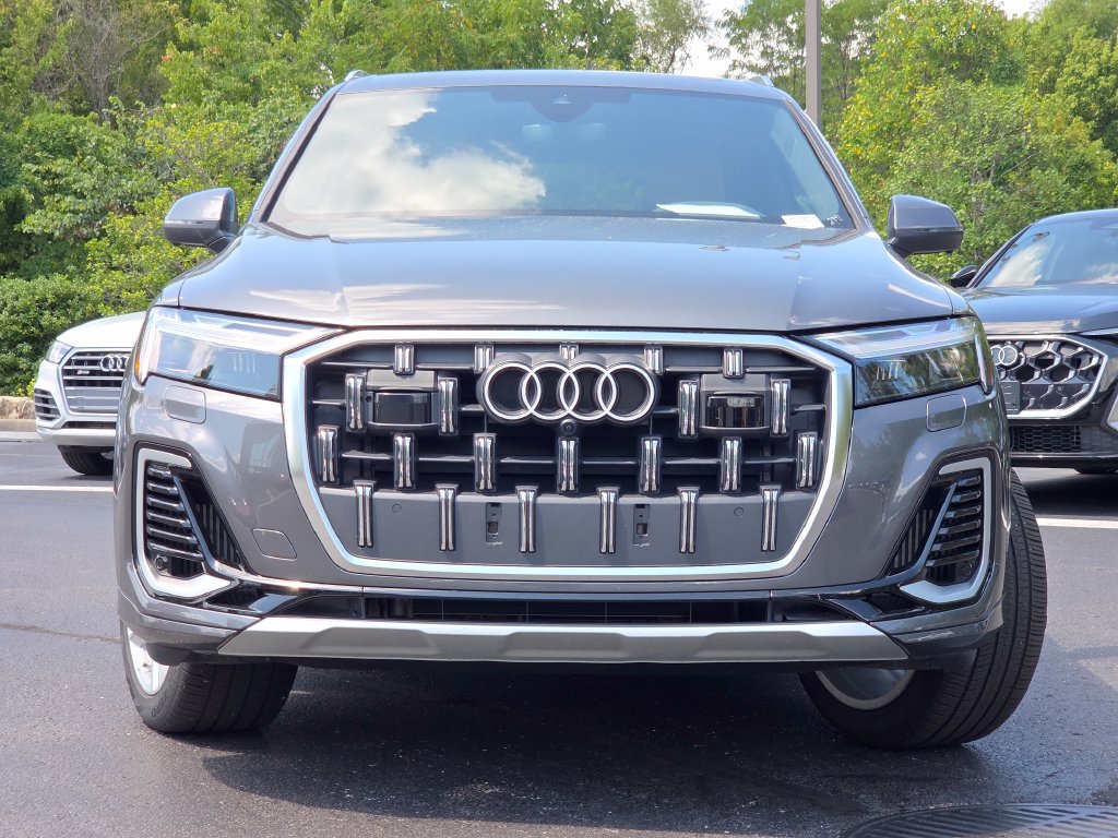 Certified 2025 Audi Q7 3.0T Premium Plus AWD/4WD image 3