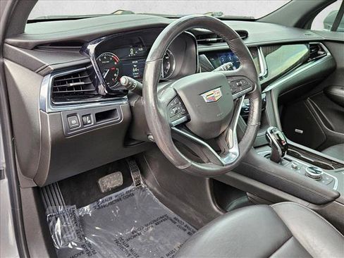 Used 2021 Cadillac XT6 Premium Luxury image 10