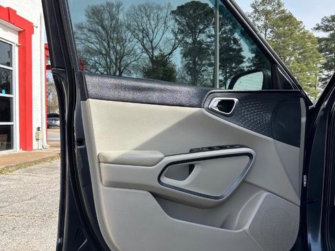 Used 2021 Kia Soul EX image 13