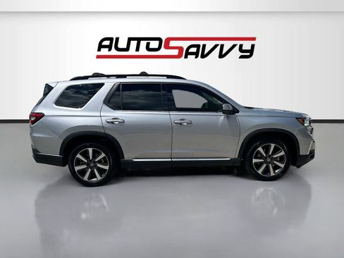 Used 2025 Honda Pilot Touring image 8