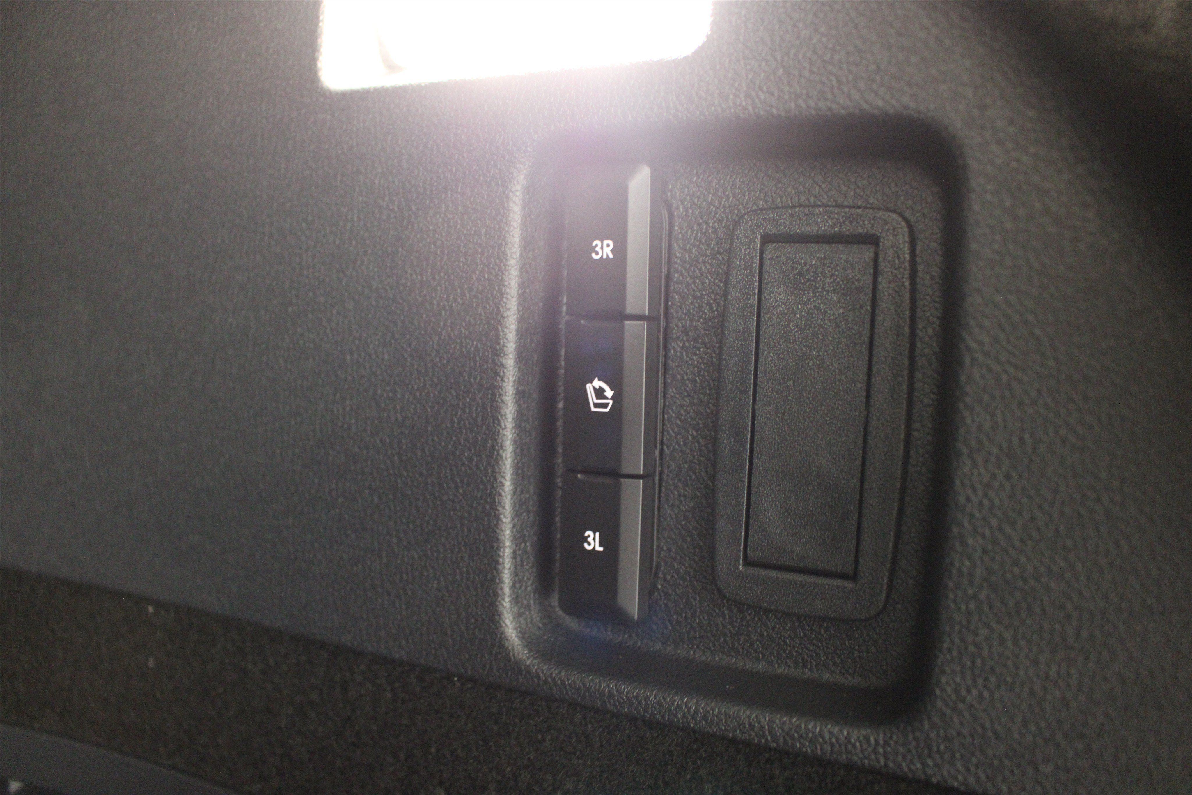 Certified 2026 Lincoln Aviator Reserve AWD/4WD image 26