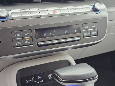 Used 2024 Hyundai Kona SEL FWD image 33