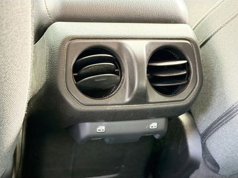 Used 2024 Jeep Wrangler Unlimited AWD/4WD image 29