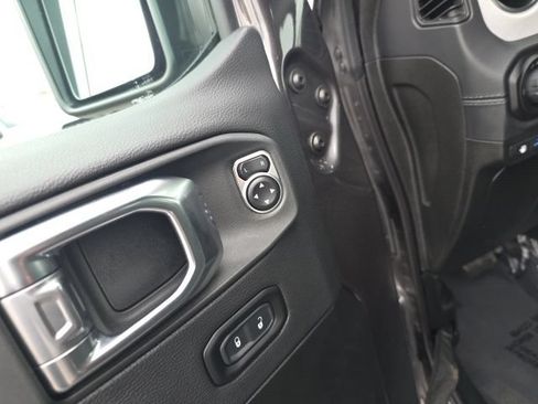 Used 2025 Jeep Wrangler Unlimited Sahara w/ Safety Group AWD/4WD image 16