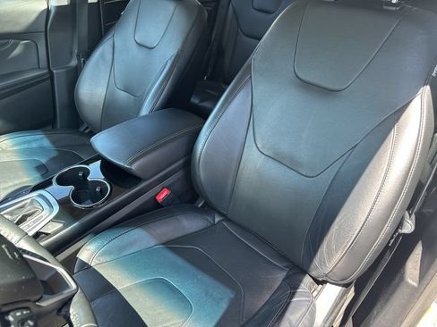 Used 2016 Ford Edge Titanium w/ Equipment Group 302A AWD/4WD image 19