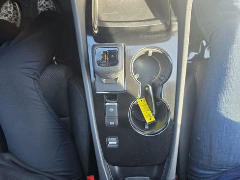 Used 2024 Nissan Rogue SV image 22