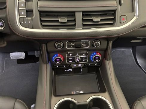 Used 2022 Chevrolet Suburban RST w/ Luxury Package image 21