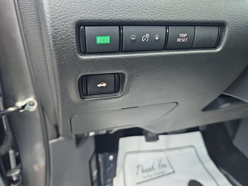 Used 2024 Nissan Sentra SV FWD image 32