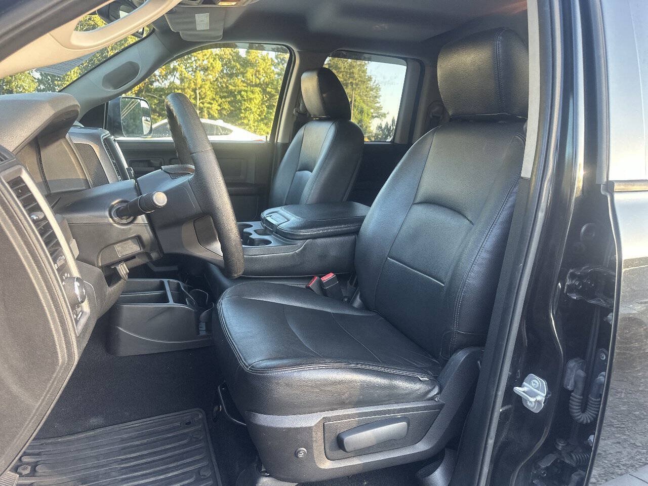 Used 2015 RAM 1500 Express w/ Black Ram 1500 Express Group AWD/4WD image 17