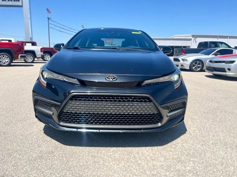 Used 2022 Toyota Corolla SE w/ SE Premium Package FWD image 2