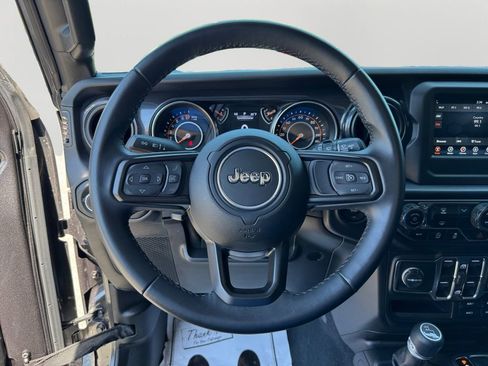 Used 2022 Jeep Wrangler Unlimited Sport image 19