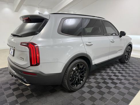 Used 2022 Kia Telluride SX w/ SX Prestige Package image 8
