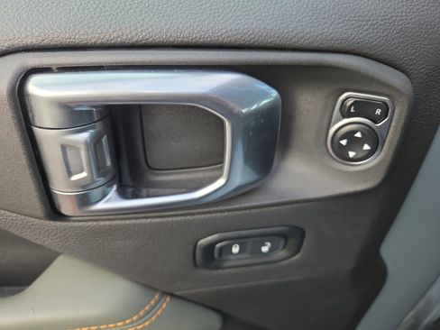 Used 2024 Jeep Gladiator Mojave image 33