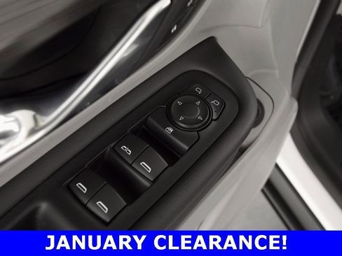 Used 2023 GMC Terrain SLE w/ Driver Convenience Package image 18