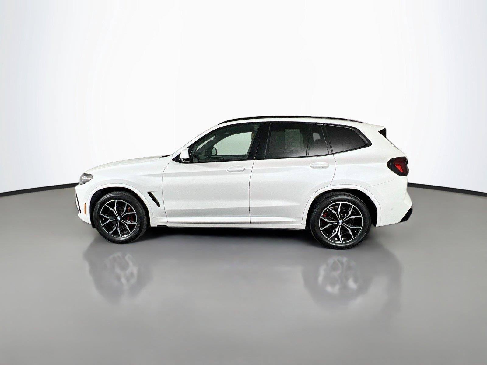 Used 2024 BMW X3 xDrive30i w/ Premium Package AWD/4WD image 3