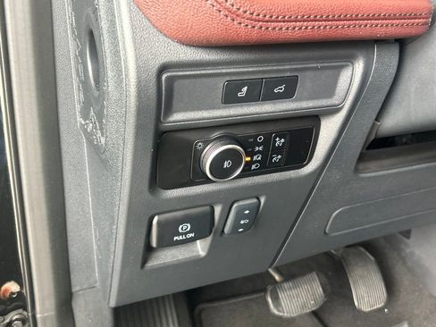 Used 2024 Ford Expedition Limited image 33