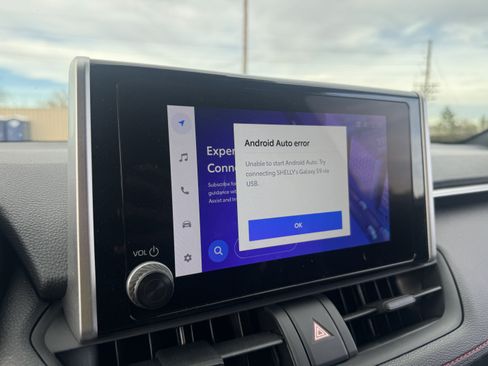 Used 2023 Toyota RAV4 SE w/ Weather & Moonroof Package image 24