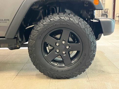 Used 2017 Jeep Wrangler Unlimited Sport image 7