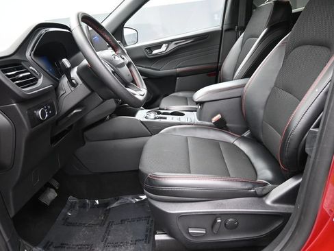 Used 2025 Ford Escape ST-Line AWD/4WD image 10