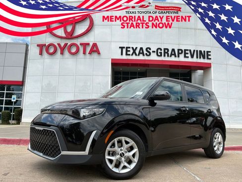 Used 2025 Kia Soul LX w/ LX Technology Package FWD image 1