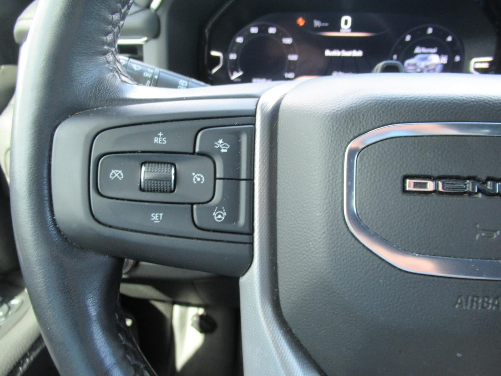 Used 2024 GMC Yukon Denali w/ Advanced Technology Package AWD/4WD image 29
