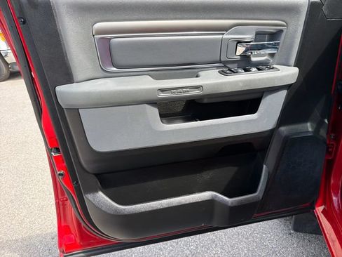 Used 2019 RAM 1500 Classic SLT AWD/4WD image 12