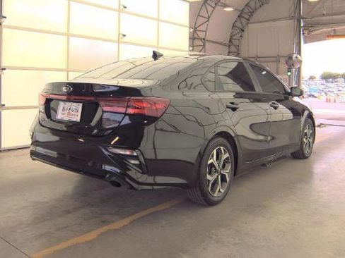 Used 2020 Kia Forte LXS FWD image 3