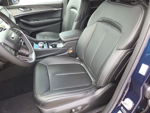 New 2026 Jeep Grand Cherokee L Limited RWD image 19