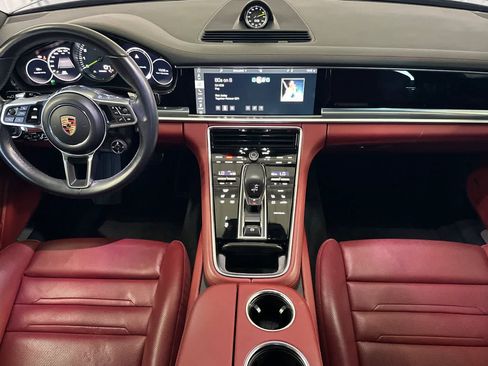 Used 2018 Porsche Panamera 4 AWD/4WD image 4