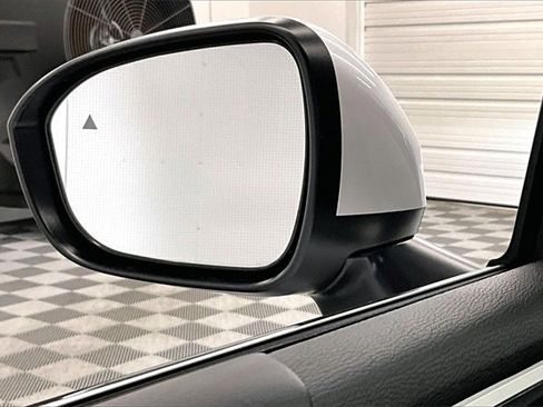 Used 2023 Mitsubishi Outlander Ralliart image 32