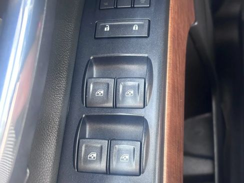 Used 2018 Chevrolet Silverado 1500 LTZ AWD/4WD image 9