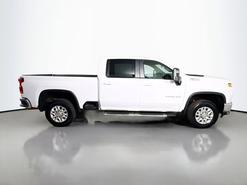 Used 2023 Chevrolet Silverado 2500 LT w/ Convenience Package image 11