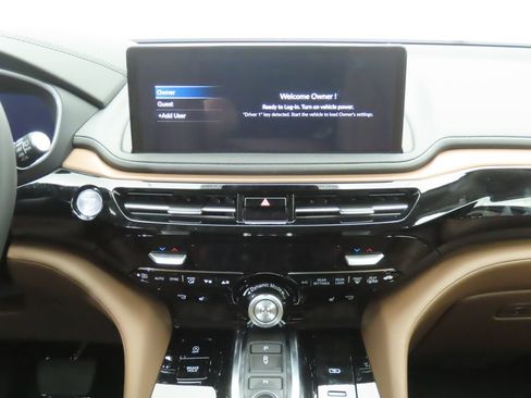 Used 2026 Acura MDX w/ Technology Package FWD image 15