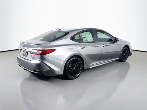 Used 2026 Toyota Camry SE image 5