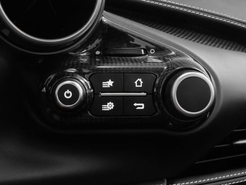 Certified 2021 Ferrari F8 Tributo RWD image 64