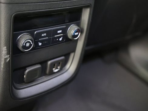 Certified 2020 Buick Envision Essence image 10